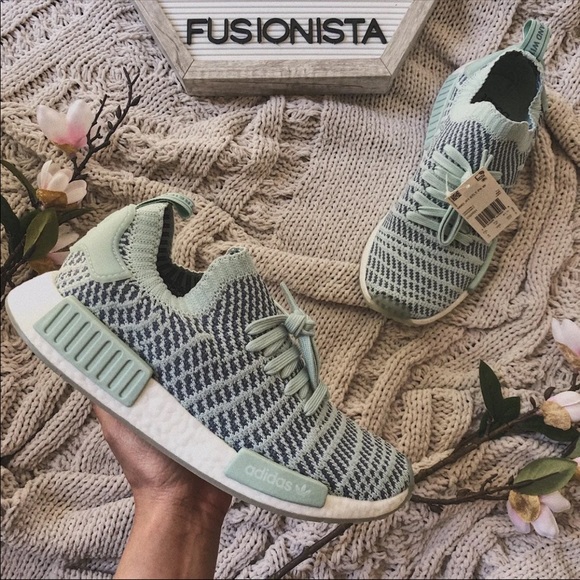 NWT 🍭 Cute Adidas NMD R1 Primeknit Blue/Green - Picture 2 of 10